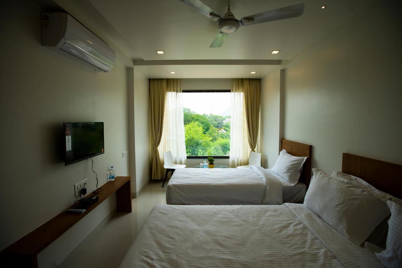 Hotel The Orange Flag Aurangabad  Eksteriør billede